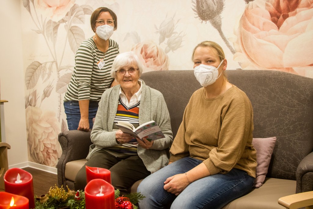 Sektfrühstück für die Senioren - Katholische Hospitalvereinigung Weser-Egge