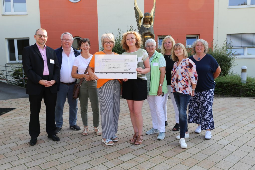 Mitarbeiter der KHWE spenden 6000 Euro für soziale Institutionen ...