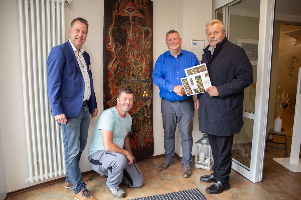 St. Antonius Seniorenhaus der KHWE freut sich über wertvolles Kunstwerk ...