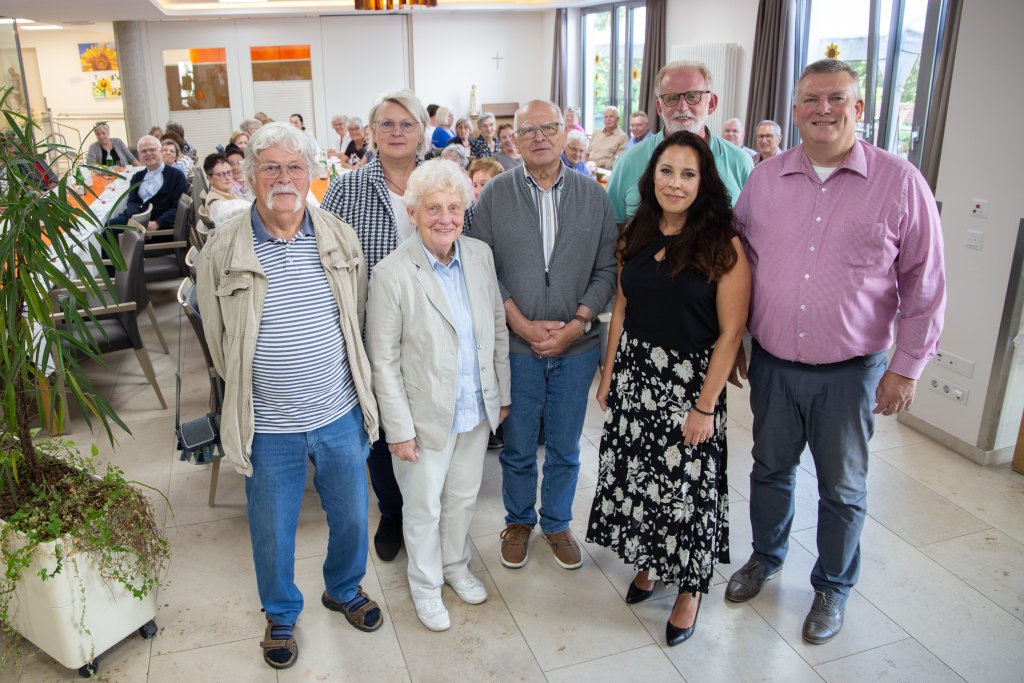 Ehrenamt verbindet: Jahrestreffen der KHWE-Besuchsdienste - Katholische ...